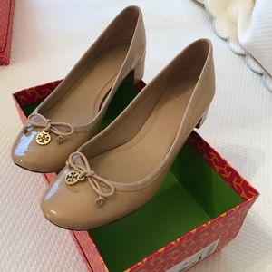 Nude kitten Tory Burch  heels sz 9